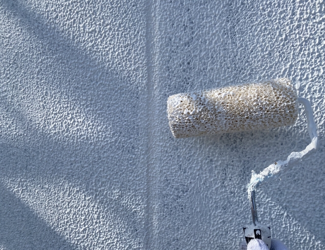 □外壁に塗料を塗る方法について
