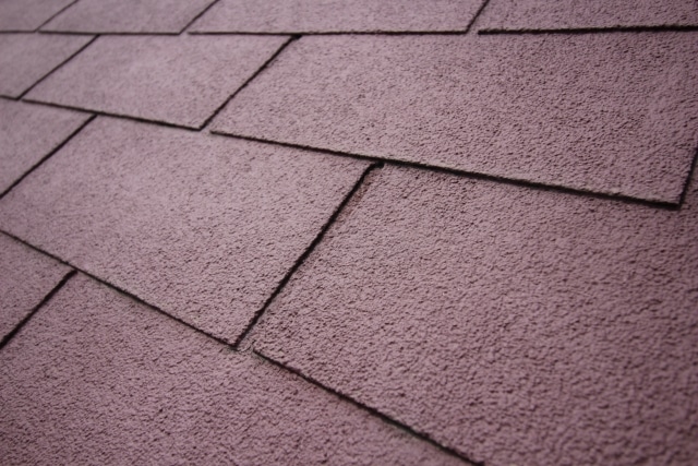 アスファルトシングルの塗装は必要か